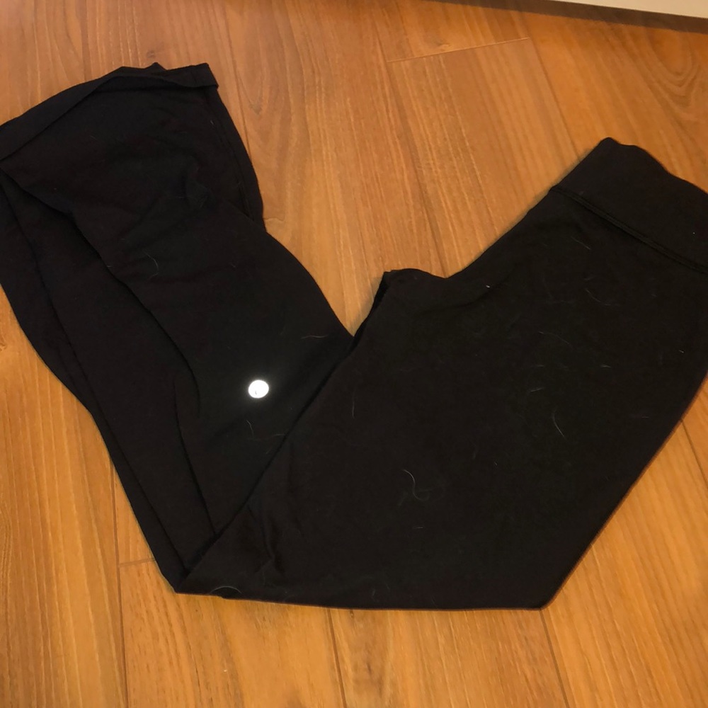 Never warn size 4 lulu boot cut leggings